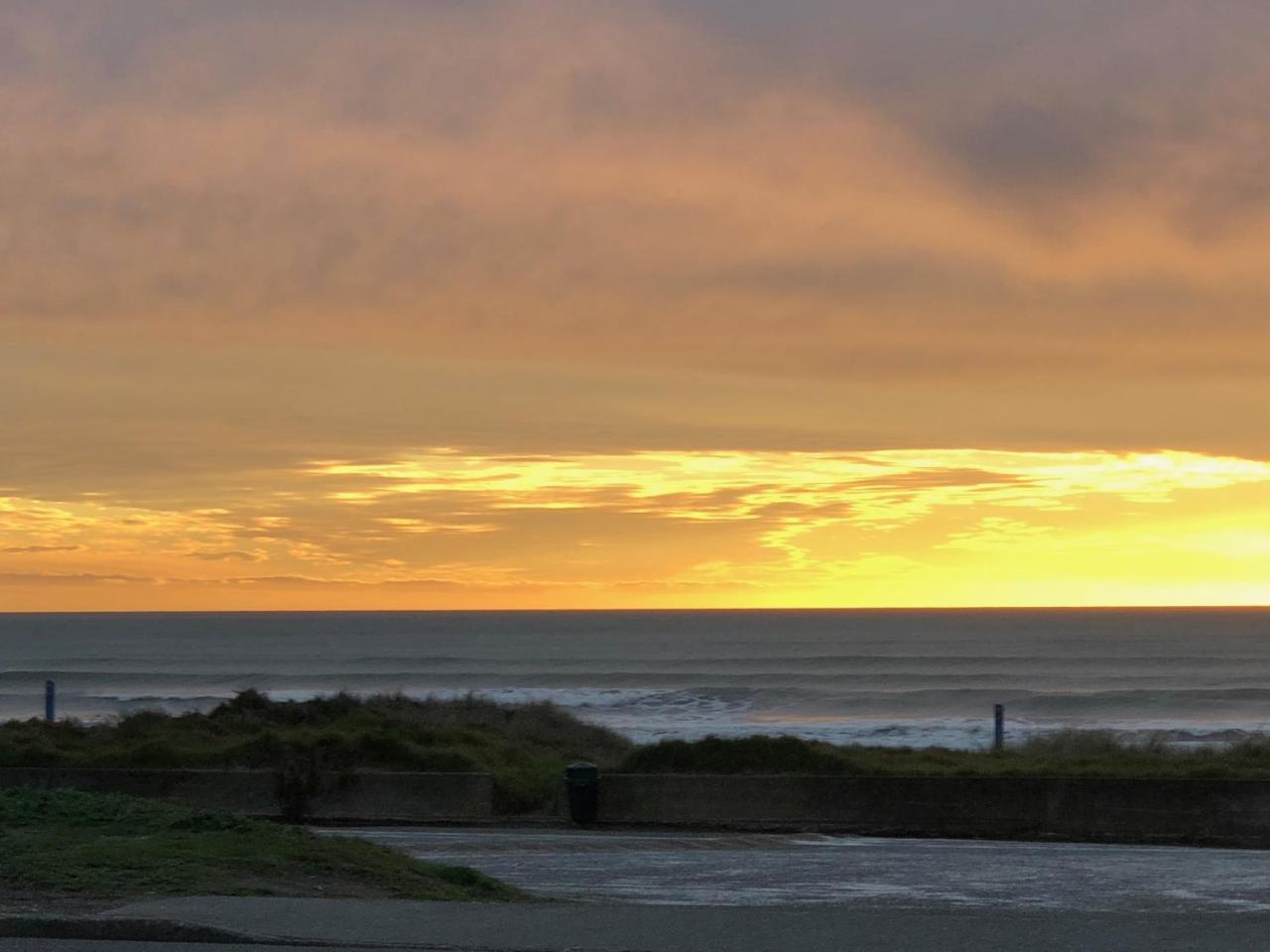 Otaki Beachfront Getaway Exterior foto