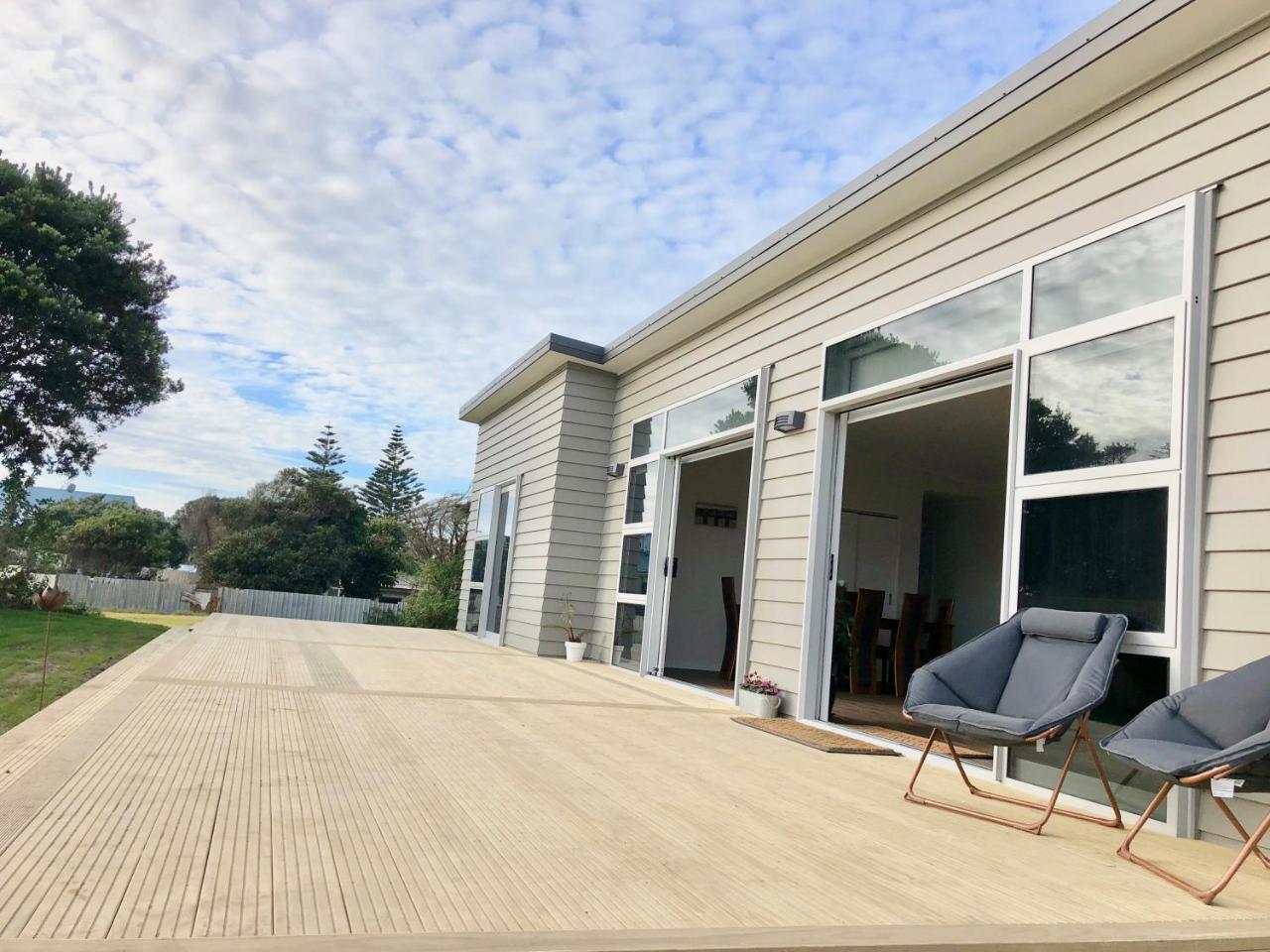 Otaki Beachfront Getaway Exterior foto